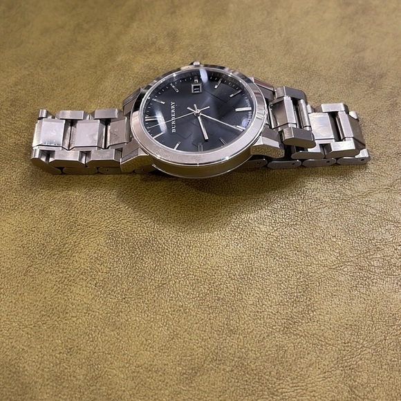 BURBERRY Watch - Picture 4 of 9